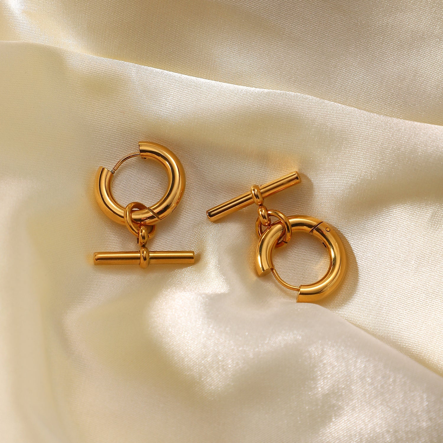 Barre d’Or Earrings - 18k Gold Plated Jewelry Switzerland