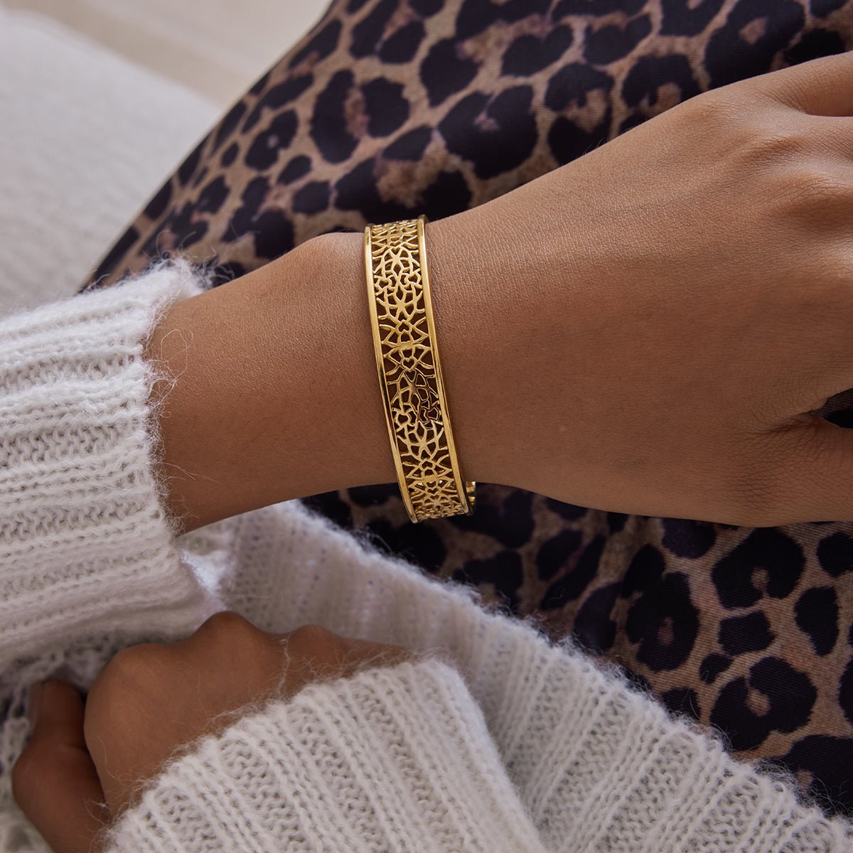 Dentelle d’Or Cuff - 18k Gold Plated Jewelry Switzerland