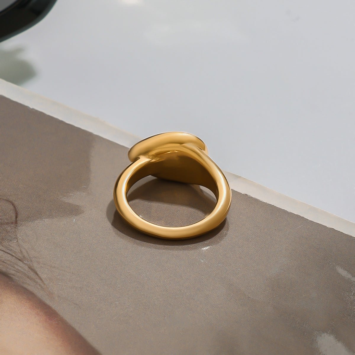 Larme d’Émeraude Ring - 18k Gold Plated Jewelry Switzerland