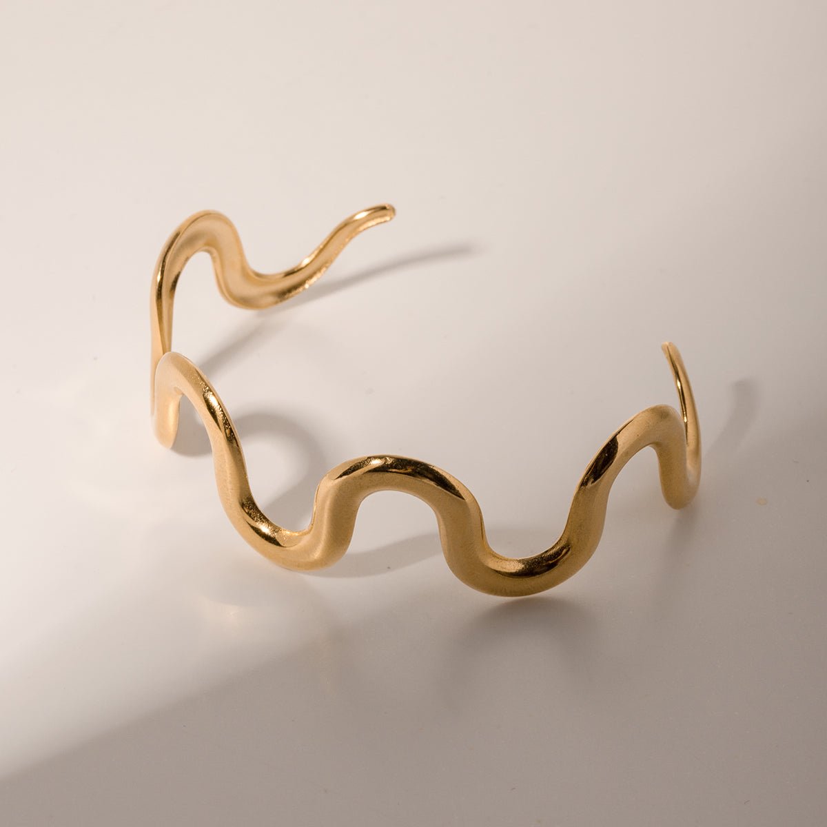 Vague Organique Cuff - 18k Gold Plated Jewelry Switzerland